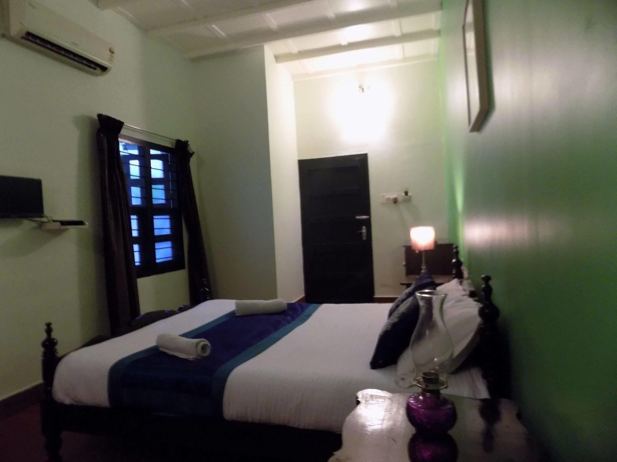 Bed and Breakfast Elphinstone Residencia Kochi Exterior foto